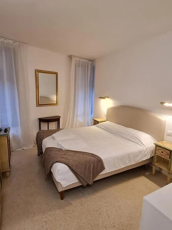 ונציה San Marco Romantic Rooms